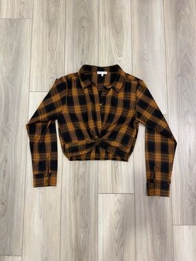 Cropped Plaid Button-Front Top - Black & Brown